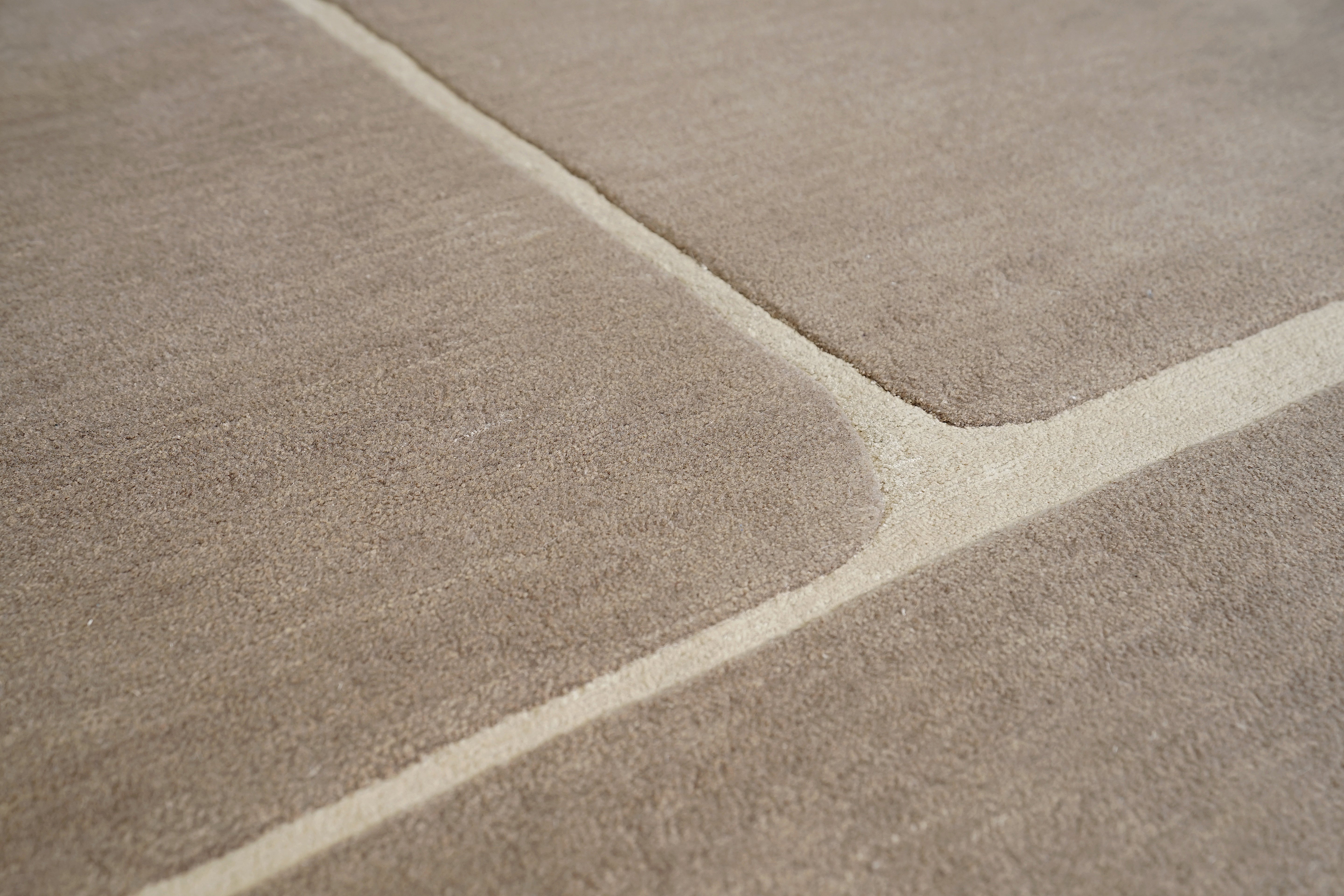 Lloyd - Light Umber / Ivory - Modern Rugs LA