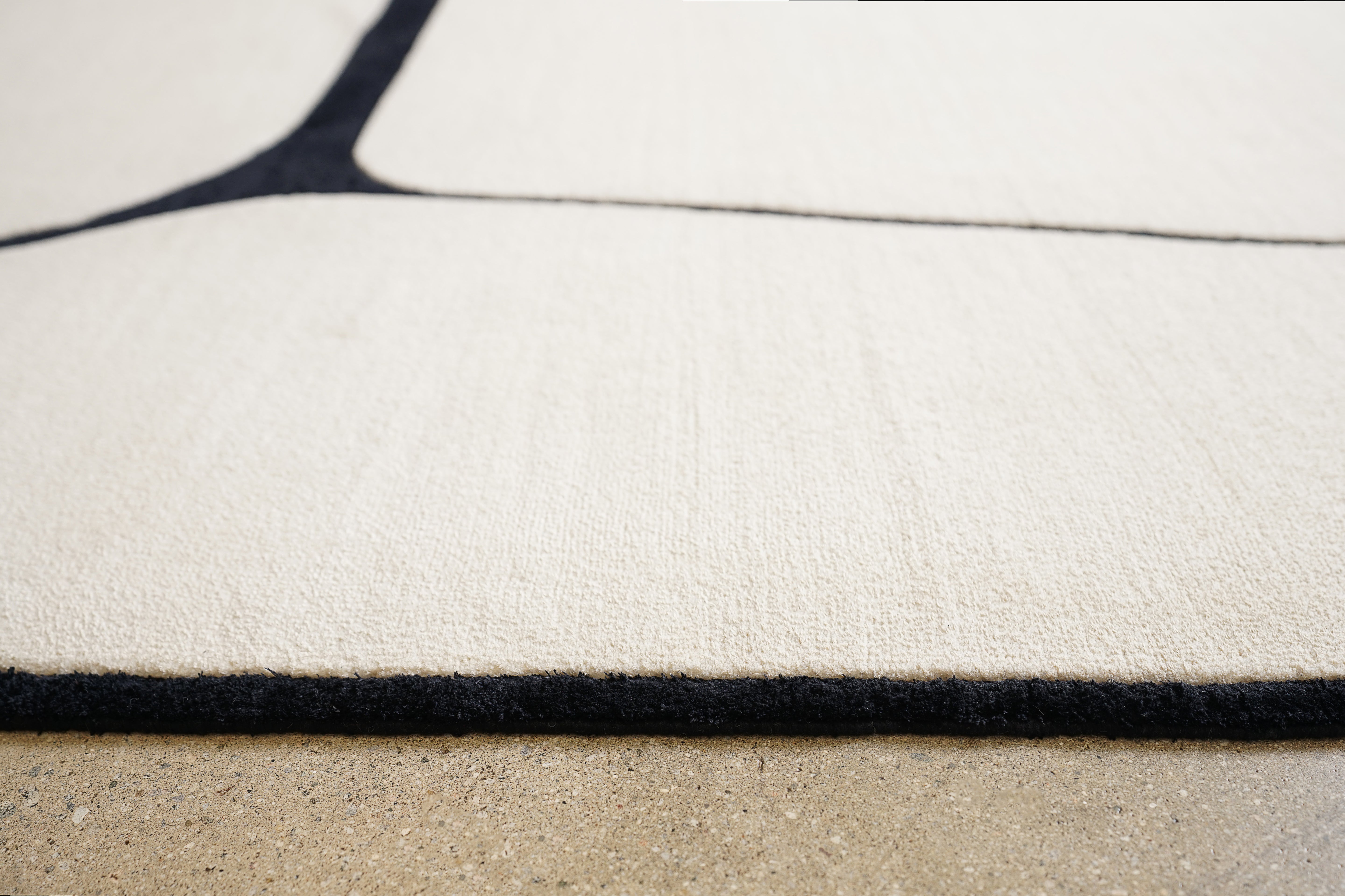 Lloyd - Ivory / Black - Modern Rugs LA