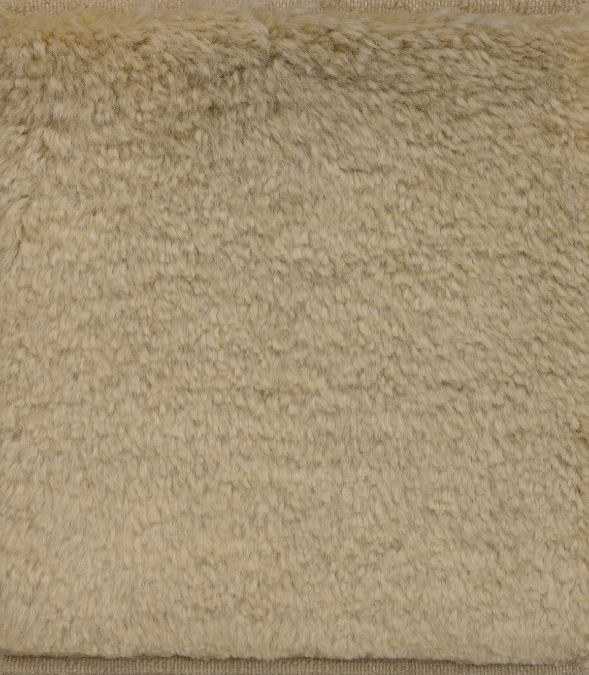 Solid Mohair Luxe Champagne
